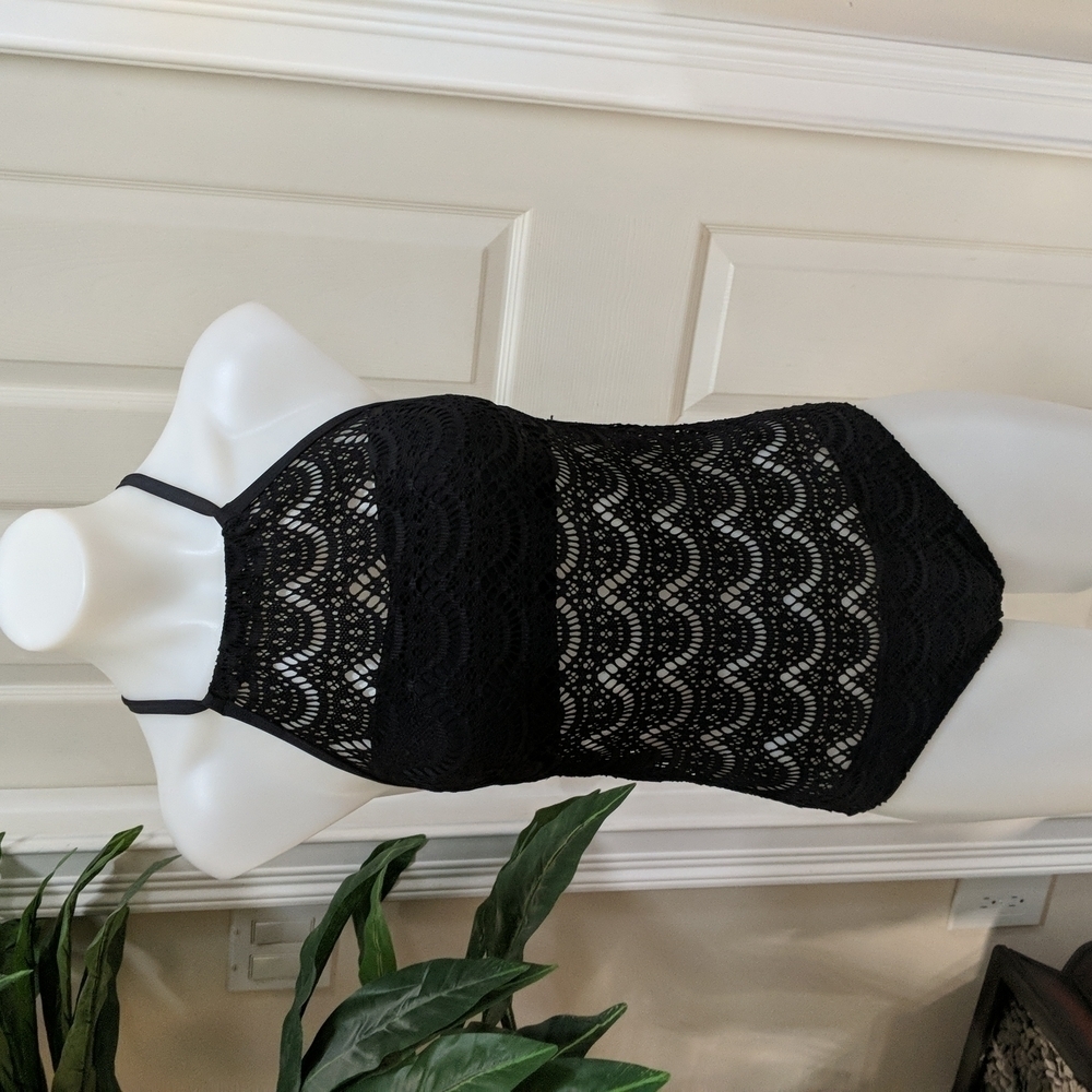 Jantzen Coastal Zone Women's Black One-Piece Swimsuit w/Lace Inserts Size XS